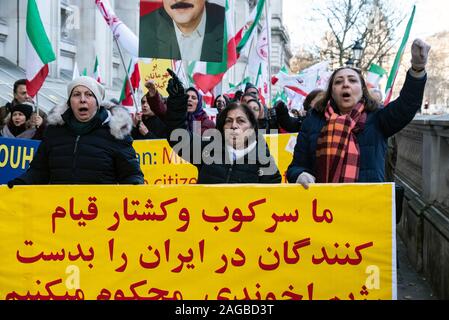 Iraniani protesta a Londra in simpatia con e sostenere le manifestazioni in Iran in opposizione alle politiche del governo iraniano e regime brutale Foto Stock