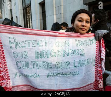 A sostegno dell'Indiano proteste contro il cittadino modifica Bill (cabina) di Guwahati, Assam, India, Assamese comunità di Londra hanno protestato fuori dall'Alta Commissione Indiana a Londra 14 Dic 2019 Foto Stock