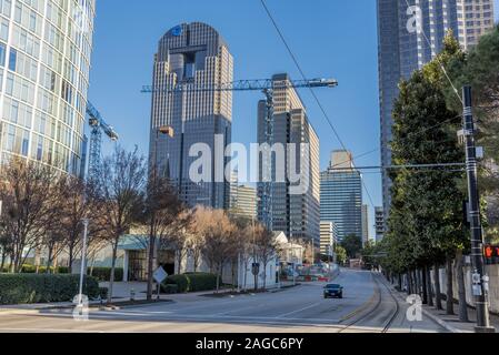 DALLAS, STATI UNITI - Dic 21, 2018: una bella vista della torre sabbia le strade di Dallas, Texas, Stati Uniti Foto Stock