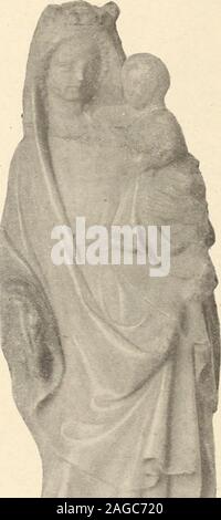 . Objets d'art et de haute curiosité de l'antiquité, du Moyen Age et de la Renaissance. peccato en cuivre, dinscriptions gravé et darabesques. Arte Orientale, XVI" siècle. Diam.,47 cent. PIERRES, MARBRES TERRES CUITES ;72 - Chapiteau, Pierre de Volvic. Ce chapiteau est décoré de trois rangs defeuillages stylisés, labaque rappelant, par sa forme, les chapiteaux corin-thiens, xu^ siècle. Haut, 226 millim. 773 - Chapiteau, pierie de Volvic. Il est décoré de deux rangs de volutes de feuillages stylisés, surmontées dune abaque taillée à la corinthienne. xii" siècle. Haut, 26 cent. 774 - Chapiteau, pier Foto Stock