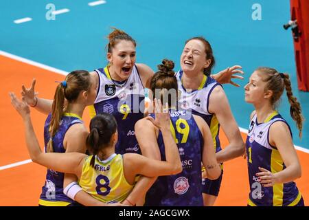 Siena, Italia. Xviii Dicembre, 2019. felicità savino del bene scandicci durante Savino Del Bene Scandicci vs Nova KBM Branik Maribor, Pallavolo Champions League donne in Siena, Italia, Dicembre 18 2019 Credit: Indipendente Agenzia fotografica/Alamy Live News Foto Stock