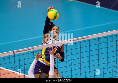 Siena, Italia. Xviii Dicembre, 2019. adenizia (savino del bene scandicci) durante la Savino Del Bene Scandicci vs Nova KBM Branik Maribor, Pallavolo Champions League donne in Siena, Italia, Dicembre 18 2019 Credit: Indipendente Agenzia fotografica/Alamy Live News Foto Stock