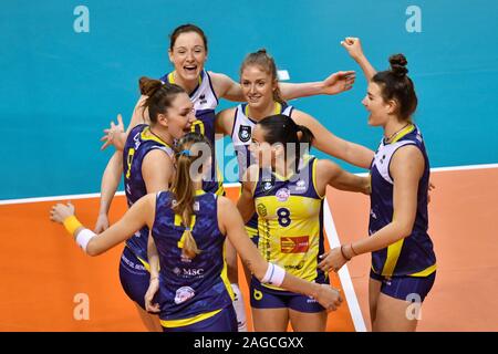 Siena, Italia. Xviii Dicembre, 2019. felicità savino del bene scandicci durante Savino Del Bene Scandicci vs Nova KBM Branik Maribor, Pallavolo Champions League donne in Siena, Italia, Dicembre 18 2019 Credit: Indipendente Agenzia fotografica/Alamy Live News Foto Stock