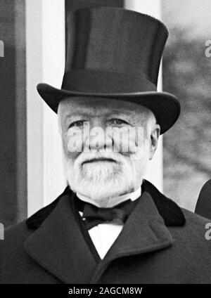 Foto d'epoca di Scottish-American imprenditore e filantropo Andrew Carnegie (1835 - 1919). Foto circa 1914 da Harris & Ewing. Foto Stock