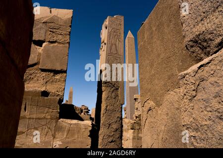 Novembre17, 2019 - Luxor Egitto - Tempio di Karnak complesso comprende un vasto mix di templi cariati, cappelle, tralicci, Luxor, Egitto. ha cominciato durante Senusret Regno di Mezzo Foto Stock