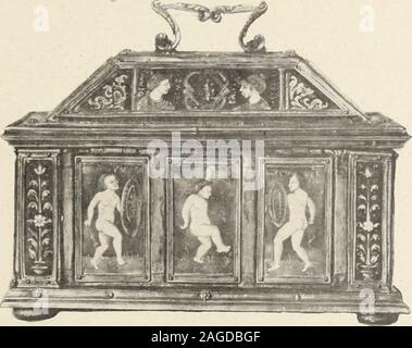 . Objets d'art et de haute curiosité de l'antiquité, du Moyen Age et de la Renaissance. N 209. les emblèmes de la passione, portés par trois anges. Dans une même monture. Hauteur totale, 28 cent.Largeur totale, 18 cent.6 42 - 2i3 - Placca en émail peint en couleurs, par Léonard Limosin. Limoges, Foto Stock