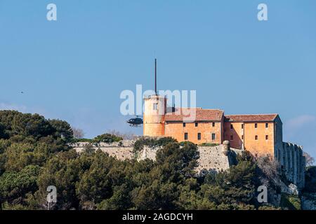 Foto a basso angolo dell'isola di Sainte marguerite Cannes in Francia, Costa Azzurra Foto Stock