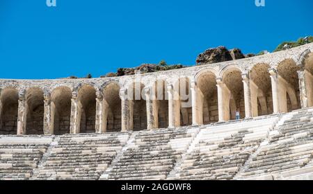 Il teatro di Aspendos antica città greca / Anfiteatro di Aspendos in Turchia Antalya Foto Stock