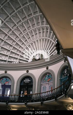 LEEDS, Regno Unito - Dic 07, 2019: Leeds Corn Exchange close up dei sorprendenti dettagli architettonici Foto Stock