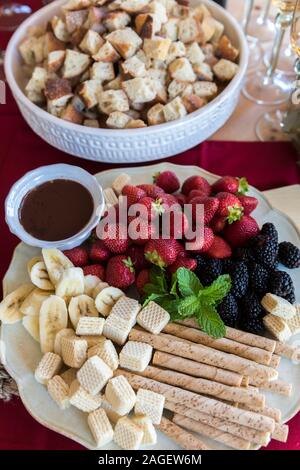 Dettaglio foto del partito fonduta ingredienti sul tavolo Foto Stock