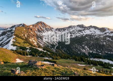 Panorama di montagna nel nido delle aquile deserto, Colorado Foto Stock