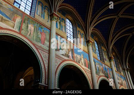 Vista interna del recentemente restaurata chiesa di Saint Germain-des-Pres nel Quartiere Latino.paris.Francia Foto Stock