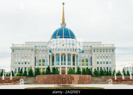 NUR-Sultan, Kazakistan - aprile 2018 Edificio governativo Ak orda di Astana Foto Stock