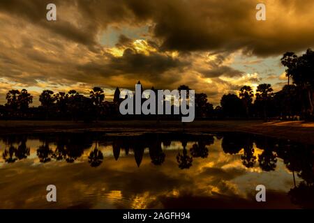 Angkor Wat e riflessioni, Siem Reap Provincia, Cambogia, Patrimonio Mondiale dell UNESCO Foto Stock