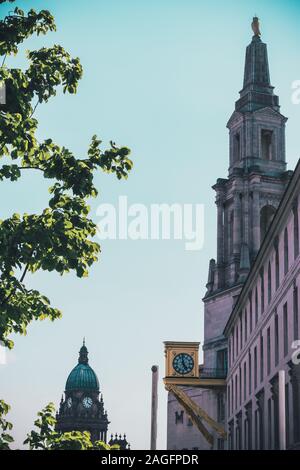 LEEDS, Regno Unito - 05 Maggio 2018: Leeds sala civica è un edificio comunale si trova nel quartiere civico di Leeds, West Yorkshire, Inghilterra. Con le Foto Stock