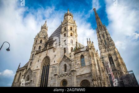 WIEN, Austria - 14 dicembre., 2019: Natale decorato città di Wien durante l Avvento e vacanze in dicembre. Foto Stock