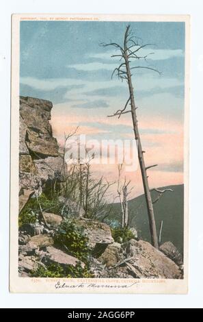 Cartolina numero di serie: 6370 1902-1903. Passate al full-size illustrazione quando normative postali consentite indirizzo e messaggio insieme sulla retromarcia.; Kaaterskill chiodo di garofano, Sunset Rock, Catskills Mountains, N. Y. Foto Stock