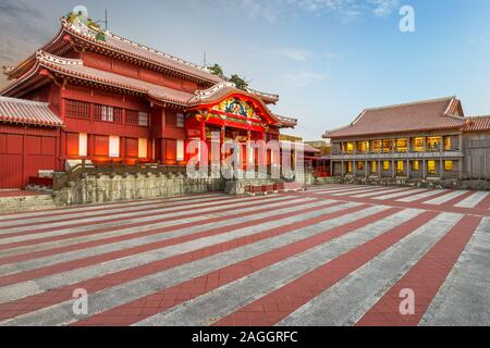 Okinawa, in Giappone storico castello di Shuri. Foto Stock