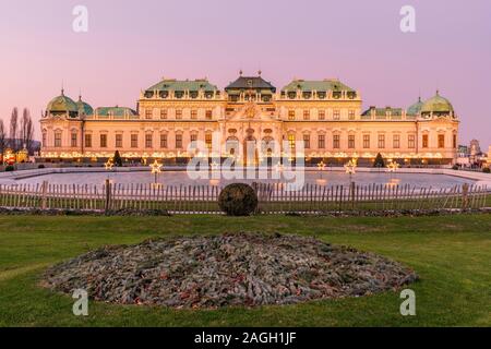 Le luci di Natale, Superiore Palazzo Belvedere, Vienna, Austria Foto Stock