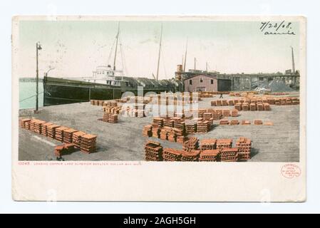 Cartolina numero di serie: 10045 prima apparizione di 'Phostint' nome commerciale.; Lago Superior smelter, caricamento di rame, Dollar Bay, Mich Foto Stock