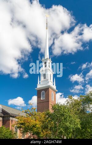 CAMBRDIGE, MA/STATI UNITI D'America - 29 settembre 2019: la chiesa commemorativa sul campus dell'Università di Harvard. Foto Stock