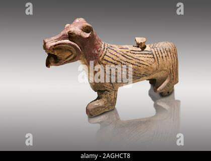 Hittita Terra cotta lion rituale a forma di nave - XVI secolo a.c. - Hattusa ( Bogazkoy ) - Museo della Civiltà anatolica, Ankara, Turchia . Contro il g Foto Stock