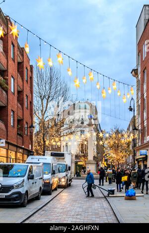 Le luci di Natale in Earlham Street, Covent Garden di Londra, Regno Unito Foto Stock