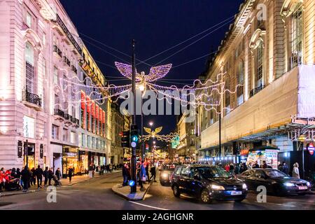 Le luci di Natale in Regent Street, Londra, Regno Unito Foto Stock