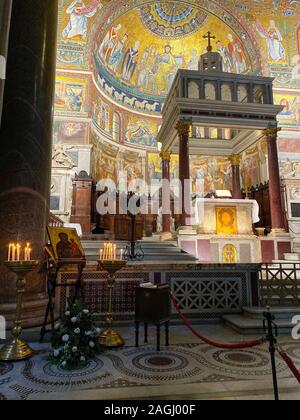 Basiliek a Roma con Soffitto d'arte Foto Stock