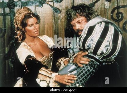 IL PRINCIPE E IL PAUPER 1977 Warner Bros film (Alias Crossed Swords) con Raquel Welch e Oliver Reed Foto Stock