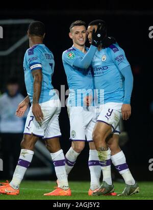 Oxford, Regno Unito. Xviii Dicembre, 2019. Phil Foden dopo il terzo obiettivo durante la Coppa Carabao QF match tra Oxford United e il Manchester City al Kassam Stadium, Oxford, Inghilterra il 18 dicembre 2019. Foto di Andy Rowland. Credito: prime immagini multimediali/Alamy Live News Foto Stock