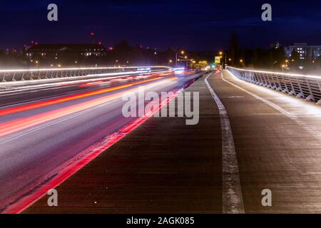Ponte Waldschlosschen in Dresden a notte Foto Stock