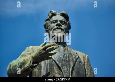 Statua von Revolutionsführer Mikhail Ivanovich Kalinin, Kalinin-Platz, ehemaliges Königsberg, l'oblast di Kaliningrad, Russland Foto Stock