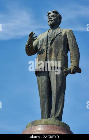 Statua von Revolutionsführer Mikhail Ivanovich Kalinin, Kalinin-Platz, ehemaliges Königsberg, l'oblast di Kaliningrad, Russland Foto Stock