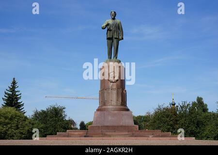 Statua von Revolutionsführer Mikhail Ivanovich Kalinin, Kalinin-Platz, ehemaliges Königsberg, l'oblast di Kaliningrad, Russland Foto Stock