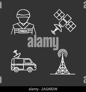 Mass media chalk set di icone. Premere il tasto. Corrispondente di guerra, segnale satellitare, news van, torre della radio. Vettore isolato illustrazioni della lavagna Illustrazione Vettoriale