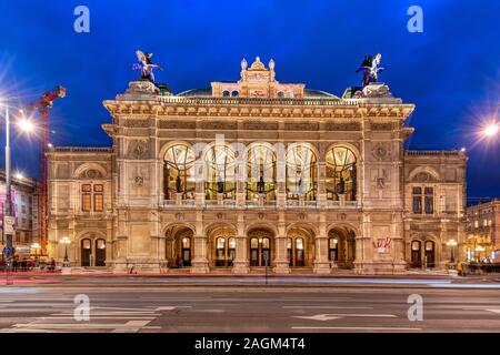 Wiener Staatsoper di Vienna o Opera di Stato di Vienna, Austria Foto Stock