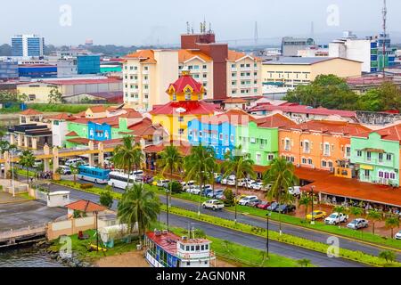 Il Colon è un porto di mare sul Mar dei Caraibi costa di Panama. Foto Stock