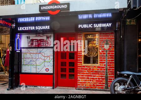 Leicester Square Bar, Bassac Lane, Phnom Penh Cambogia. Foto Stock