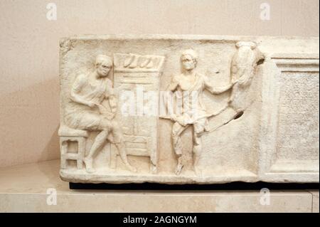 Italia, Roma, Terme di Diocleziano, Terme di Diocleziano, Museo Nazionale Romano, Museo Nazionale Romano, sarcofago di Tito Flavio Trophimas, artigiani Foto Stock