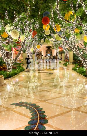 Sculture floreali nell'atrio del Wynn Hotel and Casino a Las Vegas, Nevada, USA Foto Stock