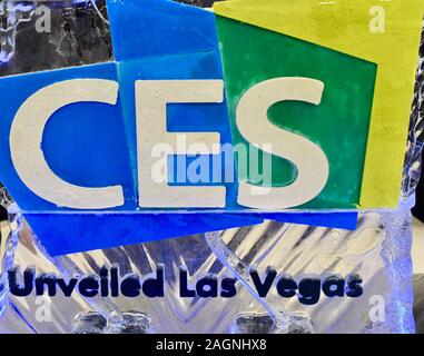 Sculture di ghiaccio con il logo del CES svelato vetrina speciale evento tenutosi al CES, il Consumer Electronics Show di Las Vegas, Nevada, STATI UNITI D'AMERICA Foto Stock