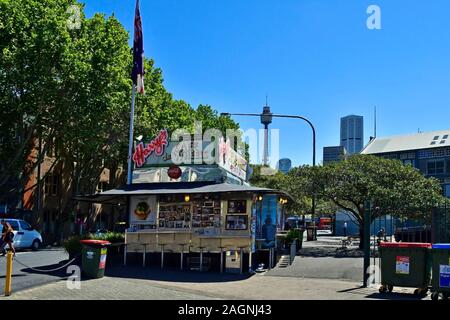 Sydney, NSW, Australia - 31 Ottobre 2017: Harry's Cafe de ruote è un simbolo australiano situato a dito Wooloomooloo wharf e ben noto per torte Foto Stock