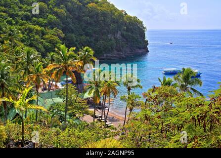 Baia con spiaggia di Anse Chastenet Hotel, Soufriere, St. Lucia, Piccole Antille, West Indies, nelle Isole dei Caraibi Foto Stock