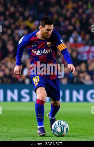 Barcellona - dic 18: Messi gioca in La Liga match tra FC Barcelona e Real Madrid allo stadio Camp Nou su dicembre 18, 2019 a Barcellona, S Foto Stock