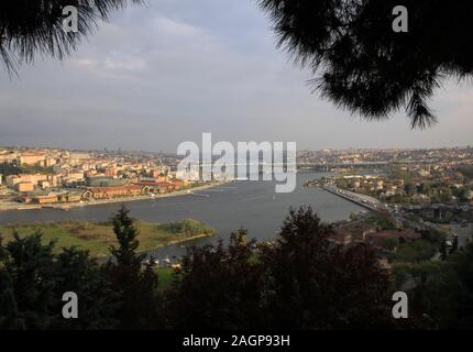 Dalla cima di Pierre Loti hill a panorami del Golden Horn. Foto Stock