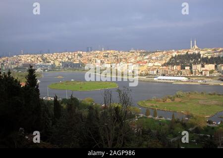Dalla cima di Pierre Loti hill a panorami del Golden Horn. Foto Stock