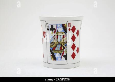 Churchill marca Regina bella bone china Mug con carte da gioco Design Foto Stock