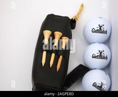 Glenfiddich palline da golf e Tees Foto Stock