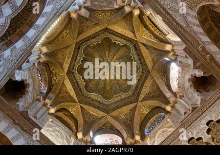 Cupola sopra la Maqsura della Grande Moschea, Cordoba, regione dell'Andalusia, Spagna, Europa. Foto Stock